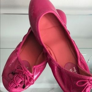 Like new Cole Haan air Bacara tie back flats sz10